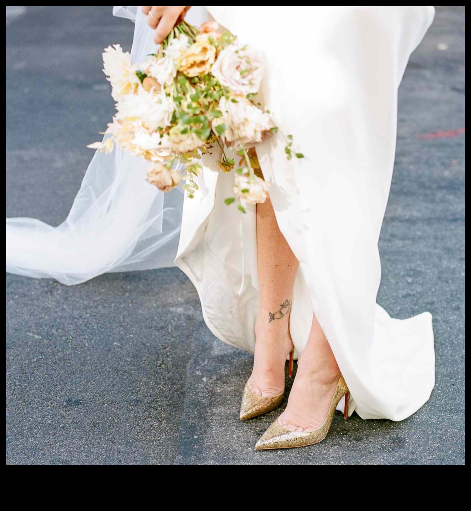 Fashioned for Love Pantofi de mireasă cu fler pentru mireasa modernă 2 Fashioned for Love: pantofi de mireasă cu fler