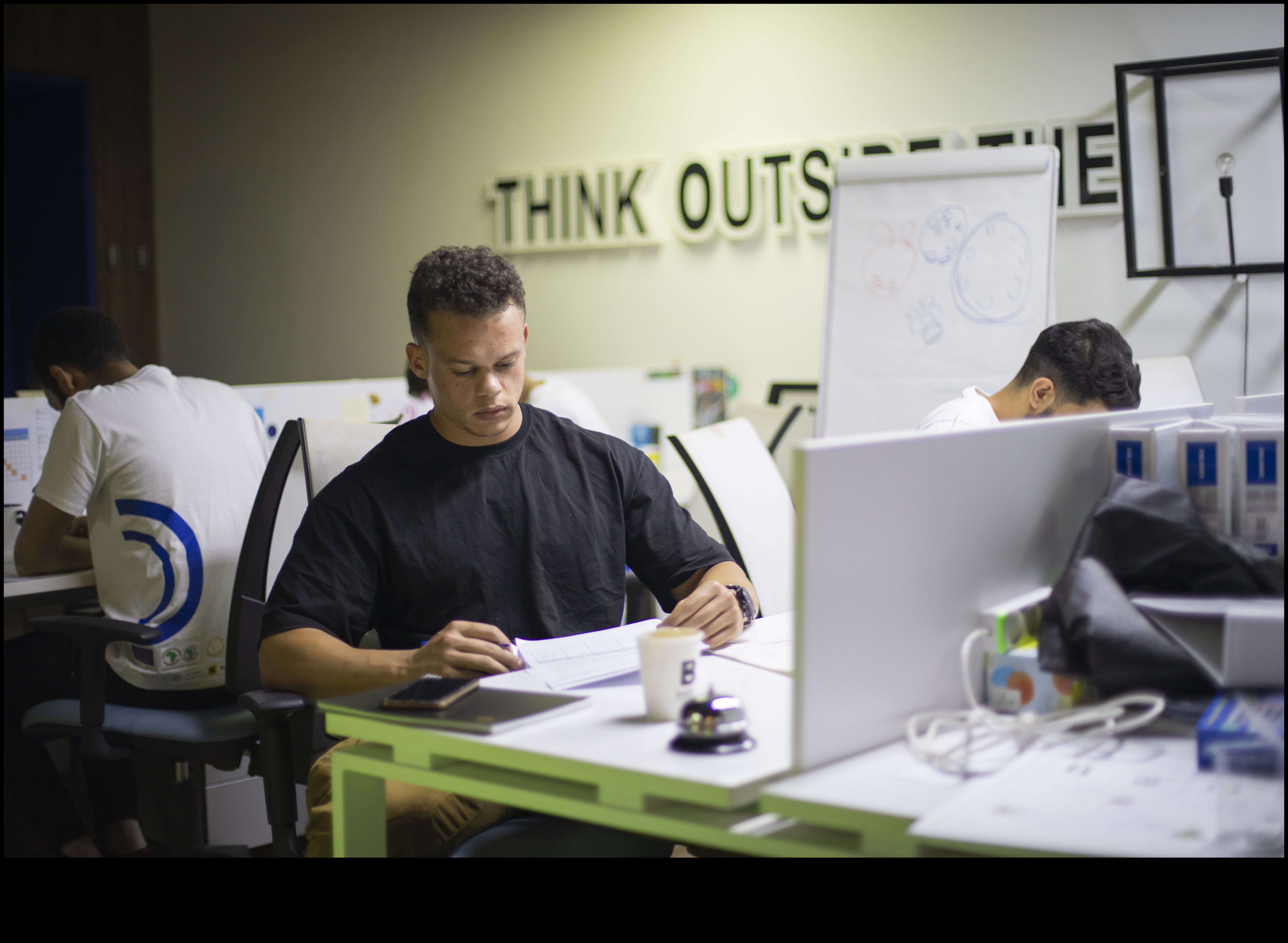 Cronici de inovație: povești despre triumf în mijlocul tendințelor emergente în afaceri