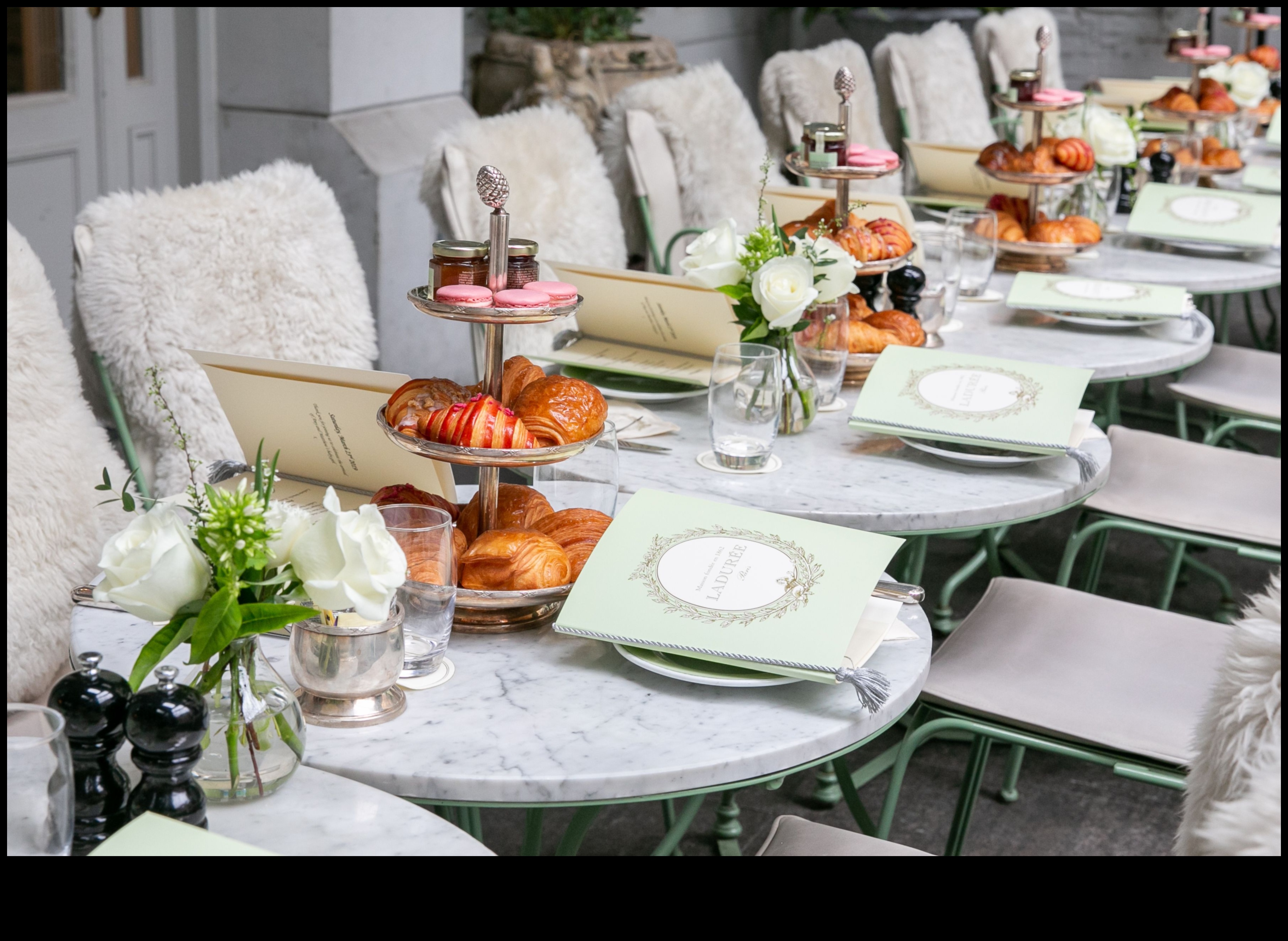 Așteptați eleganța Un ghid șic și sofisticat pentru baby showers 3 Așteptați eleganța: Idei elegante și dulci pentru baby shower